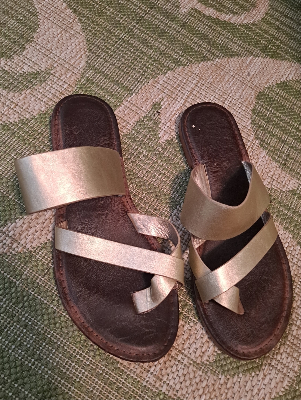 Seven Maldives Flat Ring Toe Women’s Metallic Gold Strap Slide Sandals